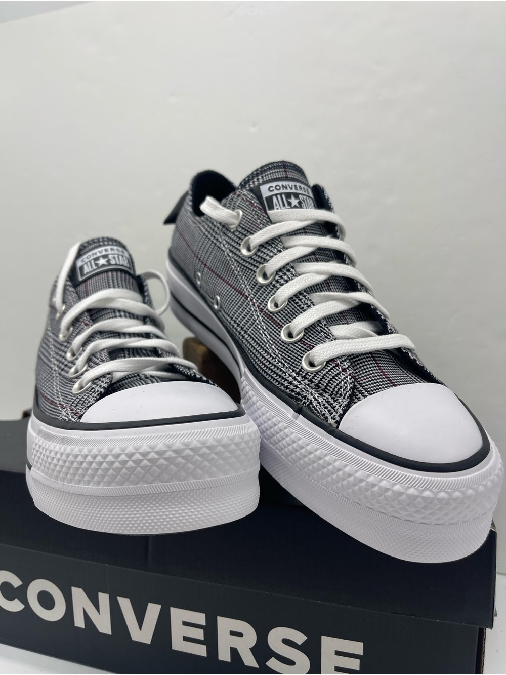Converse A13881F CTAS LIFT OX
BLACK/WHITE/BLACK Platform Sneakers
 Plaid Low Top - Picture 3 of 16